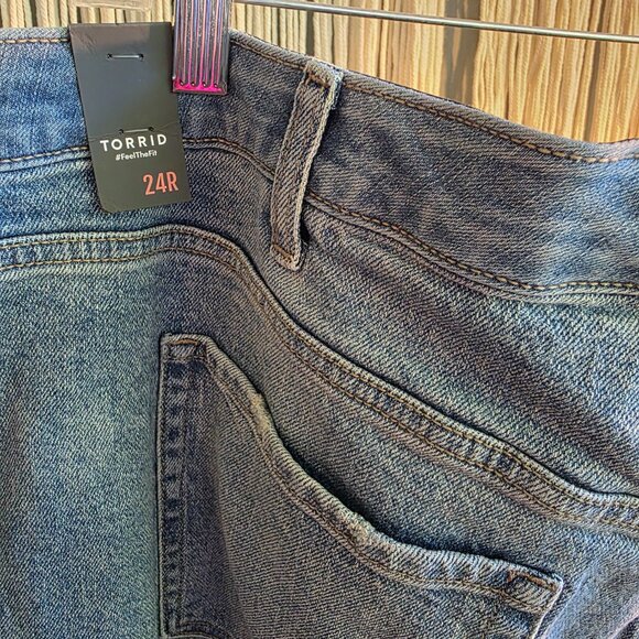 Torrid High-Rise Straight Jeans | Light Wash Distressed Denim | Size 24R - Picture 4 of 5